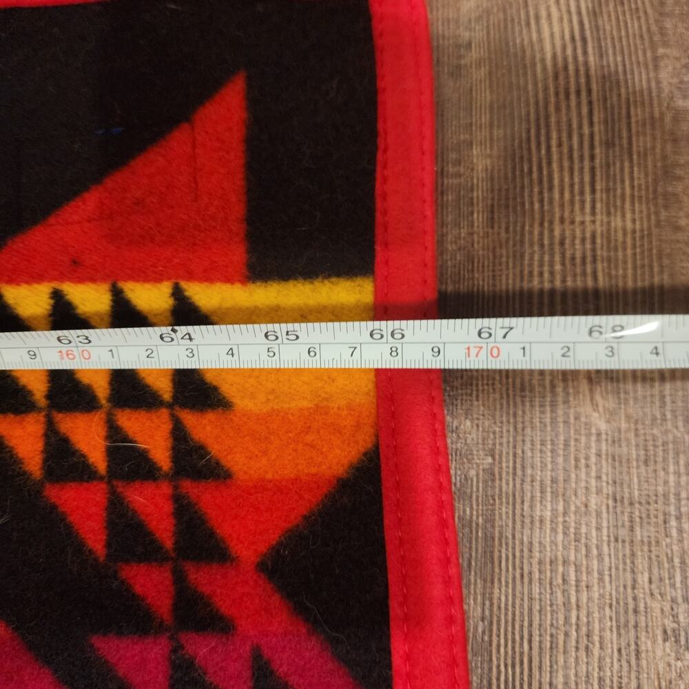 Pendelton "Caliente" Vibrant Red Blue Reversible Wool blanket 76" x 64" EUC - Picture 9 of 10
